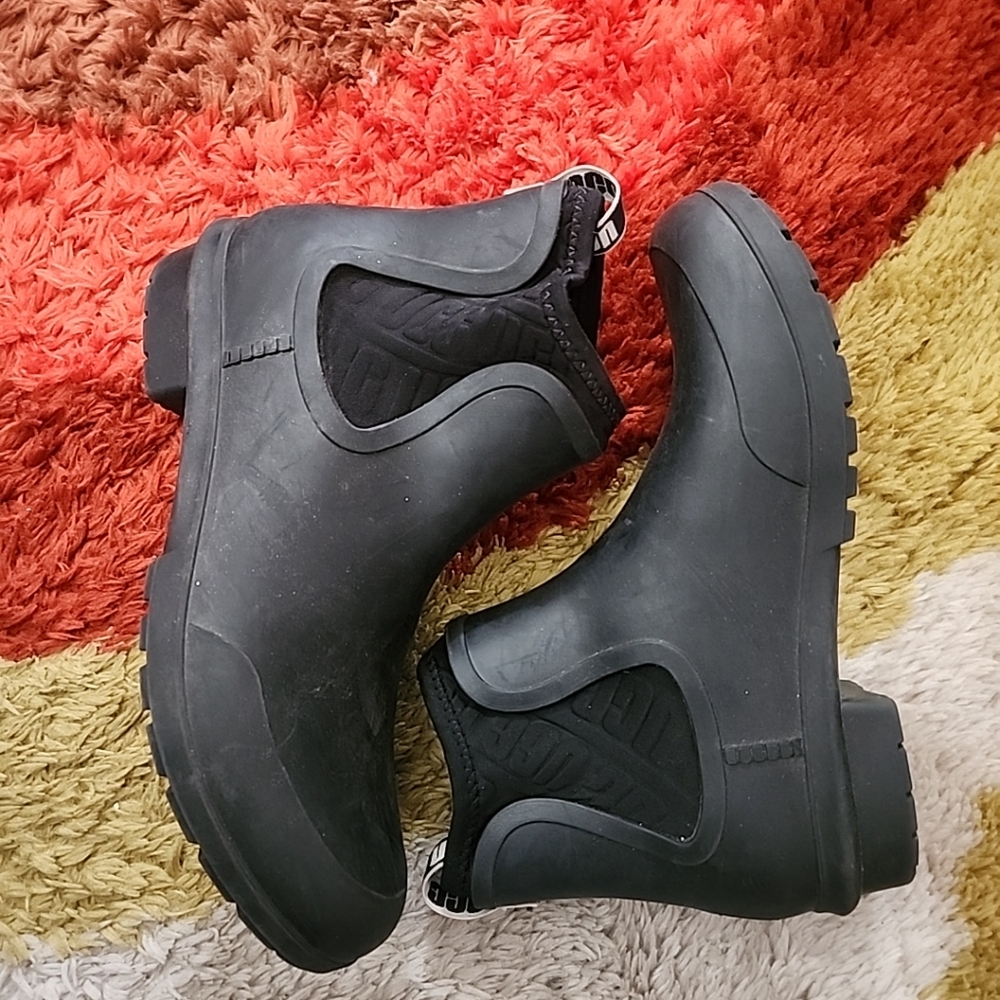 UGG Women's Droplet Waterproof Ankle Rain Boots LV5 Black Size 8-8.5